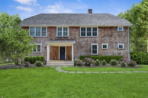 $4,395,000 | 162 Norris Lane, Bridgehampton, NY 11932