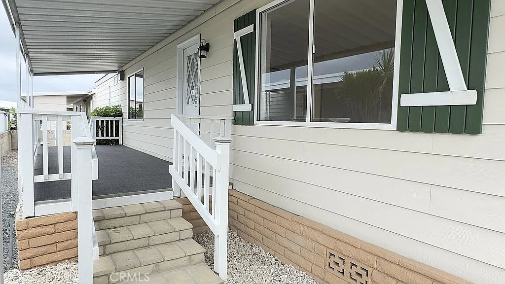 14851 Jeffrey Road, Unit 135 Irvine, CA 92618 - Photo 4 of 17 a view of entryway