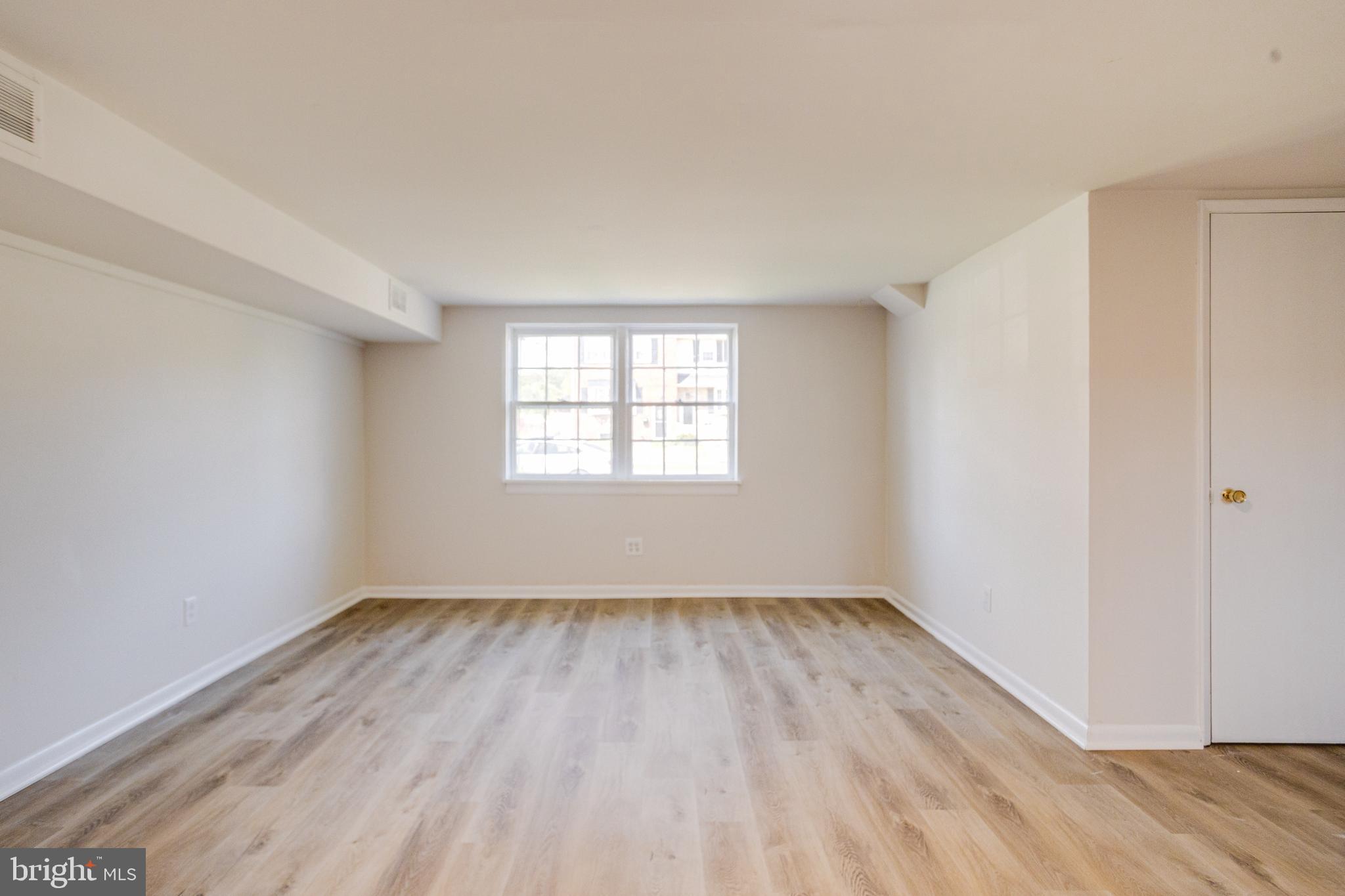 5611 Chelwynd Road Halethorpe, MD 21227 - Photo 14 of 35