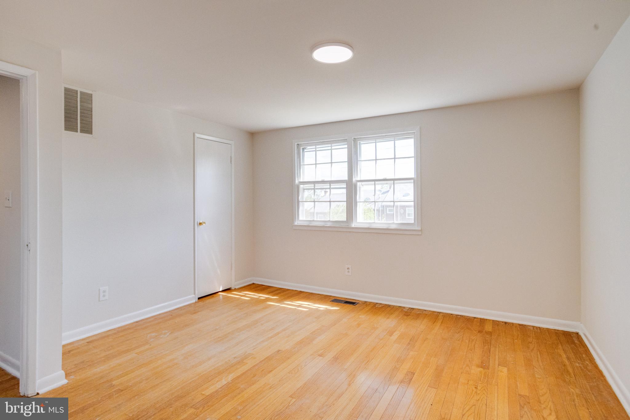 5611 Chelwynd Road Halethorpe, MD 21227 - Photo 21 of 35