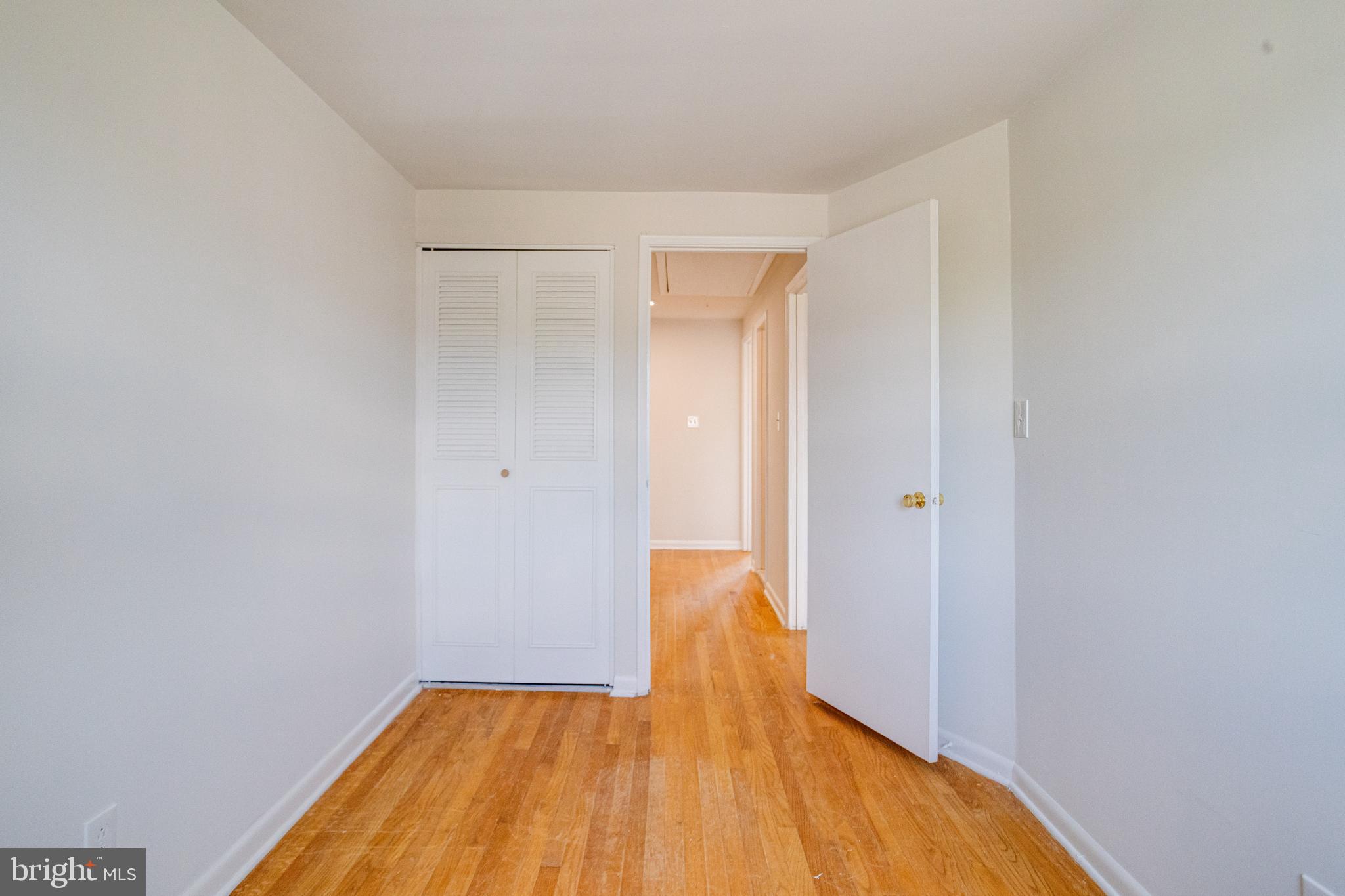 5611 Chelwynd Road Halethorpe, MD 21227 - Photo 27 of 35