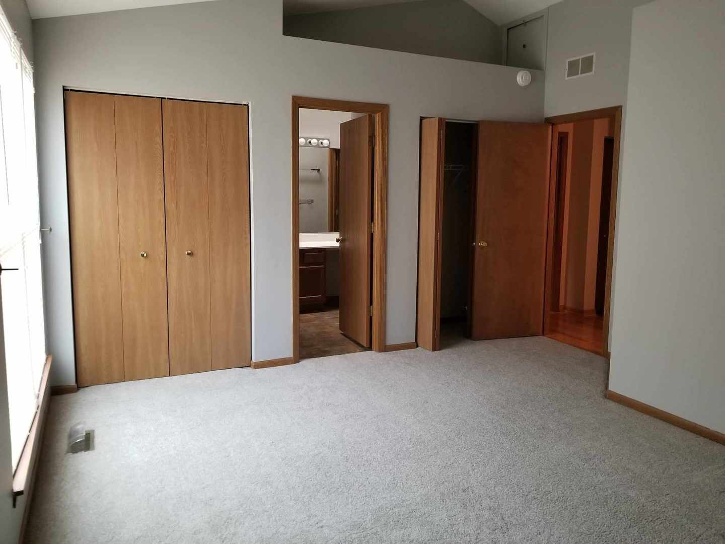 7 North Oltendorf Road Streamwood, IL 60107 - Photo 19 of 31 a view of an empty room with closet area