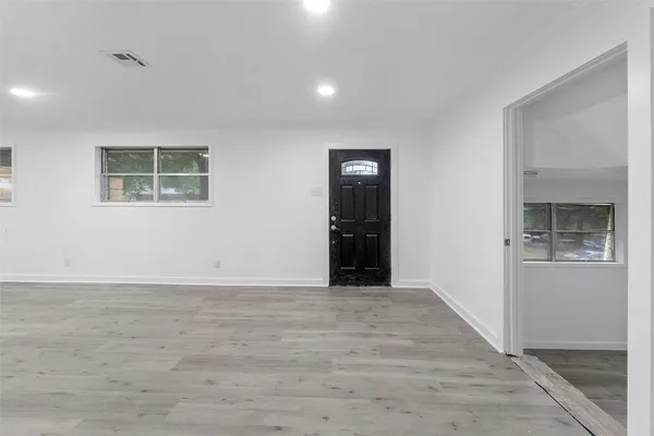 $1,700 | 1911 Ave O, Huntsville, TX 77340