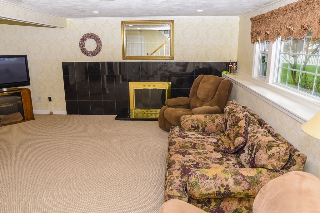 2 Alma Road Walpole, MA 02081 - Photo 19 of 27 Gallery Image 19