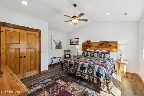 $835,000 | 330 Rainbow Circle, Townsend, TN 37882