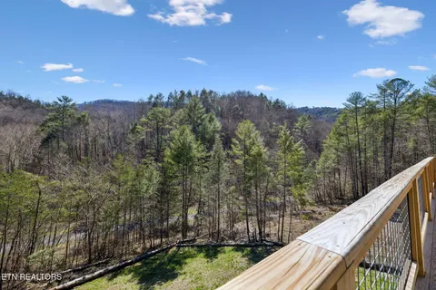 $835,000 | 330 Rainbow Circle, Townsend, TN 37882