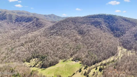 $835,000 | 330 Rainbow Circle, Townsend, TN 37882