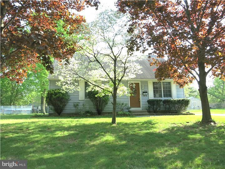 526 4th Avenue Lindenwold, NJ 08021 - Photo 1 of 17 Exterior Front