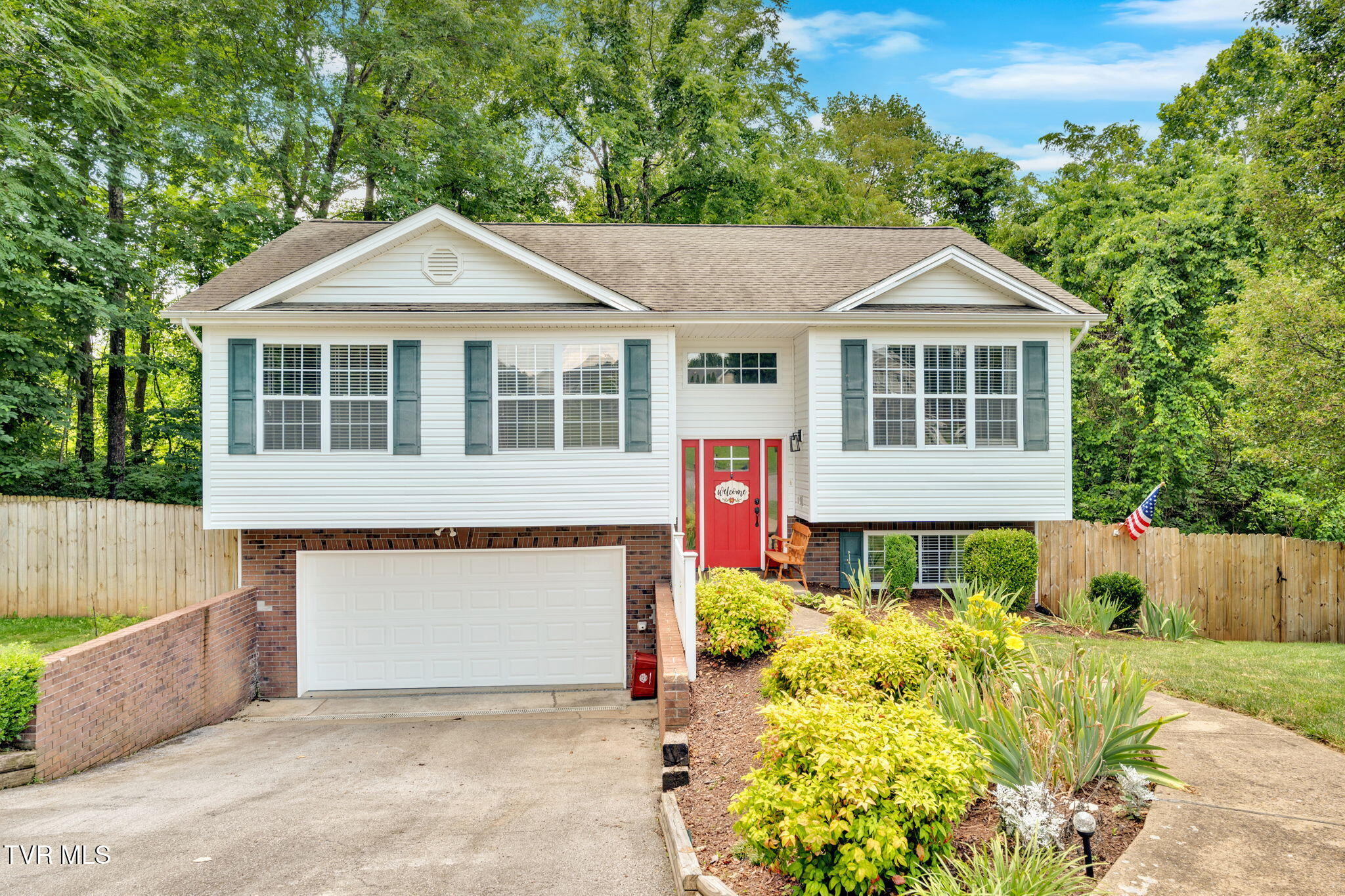 46 Taylor Ridge Court Johnson City, TN 37601 - Photo 1 of 19 large-0197a8c2-3a43-7329-ade9-8ea2167100