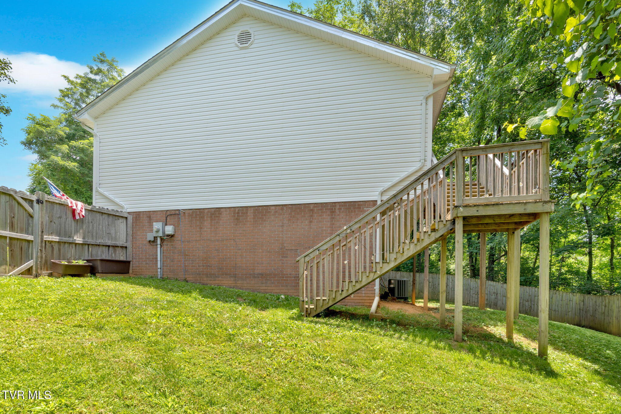 46 Taylor Ridge Court Johnson City, TN 37601 - Photo 18 of 19 large-0197a8c2-39ef-7065-9f4d-9232635c51