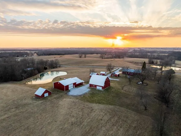 $595,000 | 32828 Zz Highway, Marceline, MO 64658