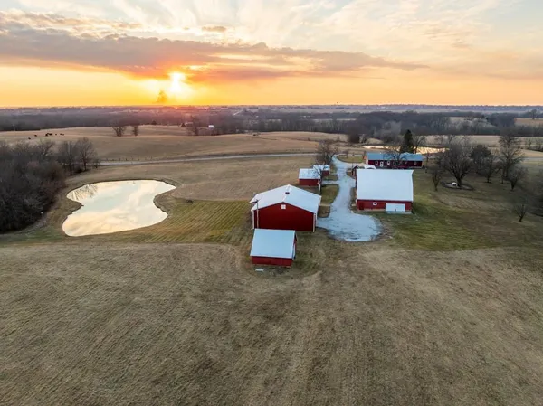 $595,000 | 32828 Zz Highway, Marceline, MO 64658