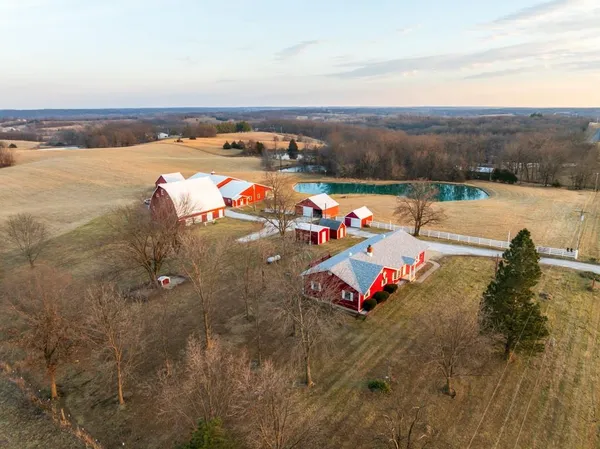 $595,000 | 32828 Zz Highway, Marceline, MO 64658