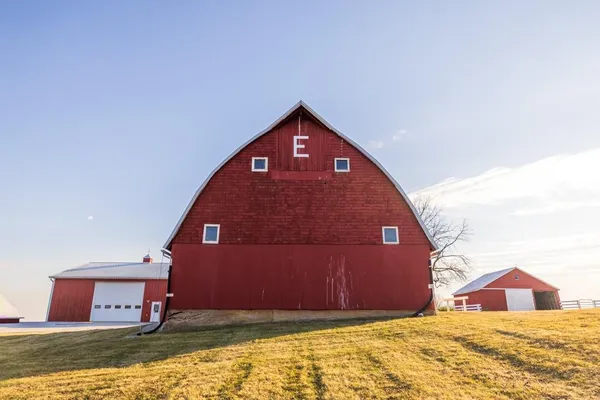 $595,000 | 32828 Zz Highway, Marceline, MO 64658