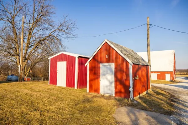 $595,000 | 32828 Zz Highway, Marceline, MO 64658