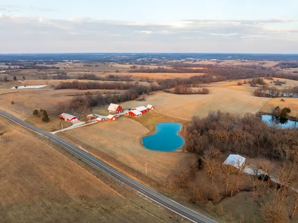 $595,000 | 32828 Zz Highway, Marceline, MO 64658
