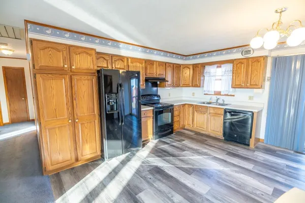 $595,000 | 32828 Zz Highway, Marceline, MO 64658