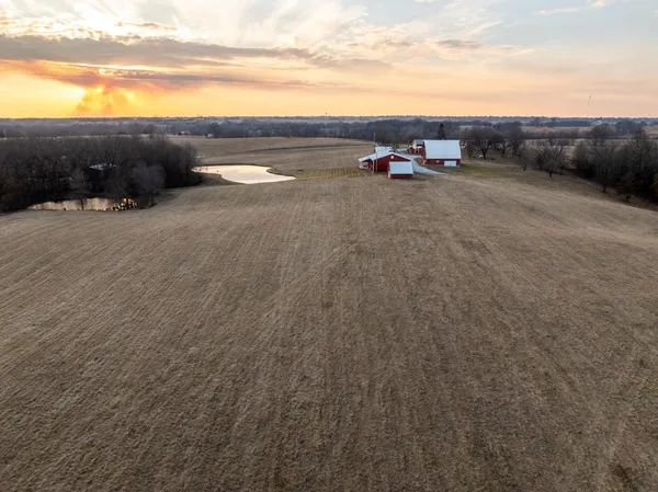 $595,000 | 32828 Zz Highway, Marceline, MO 64658