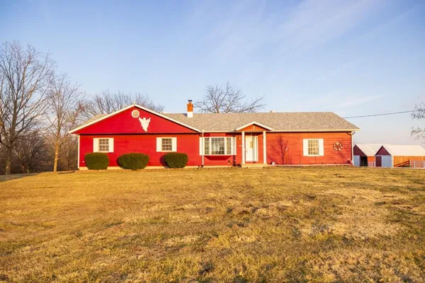 $595,000 | 32828 Zz Highway, Marceline, MO 64658