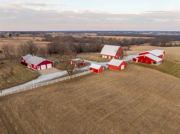 $595,000 | 32828 Zz Highway, Marceline, MO 64658