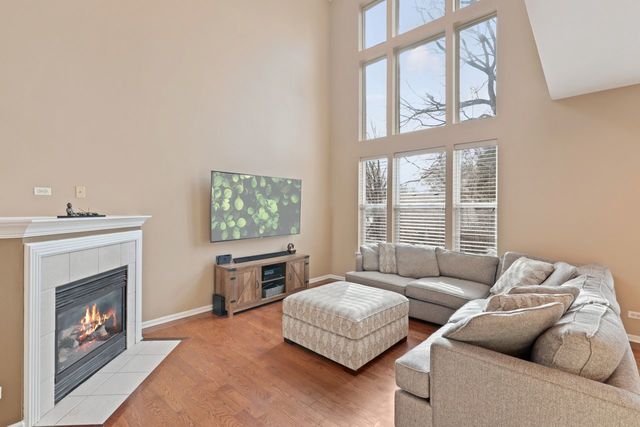 310 Ridge Road North Aurora, IL 60542 - Photo 3 of 20