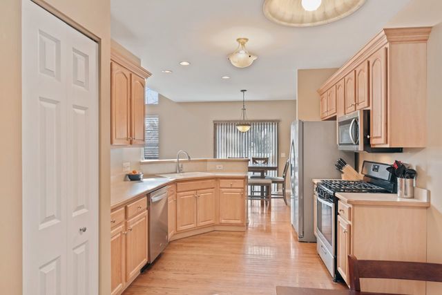 310 Ridge Road North Aurora, IL 60542 - Photo 6 of 20