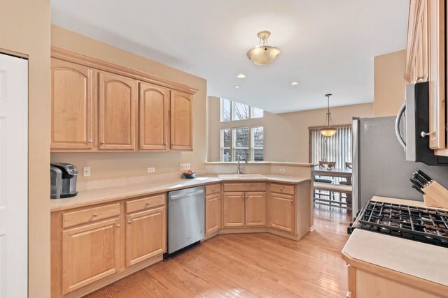 310 Ridge Road North Aurora, IL 60542 - Photo 7 of 20