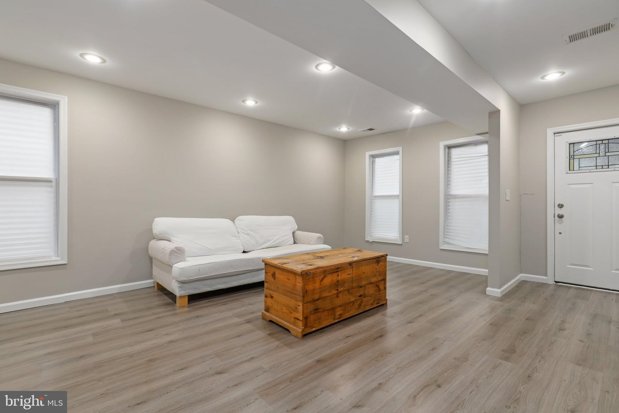 1015 48th Street Northeast Washington, DC 20019 - Photo 5 of 34