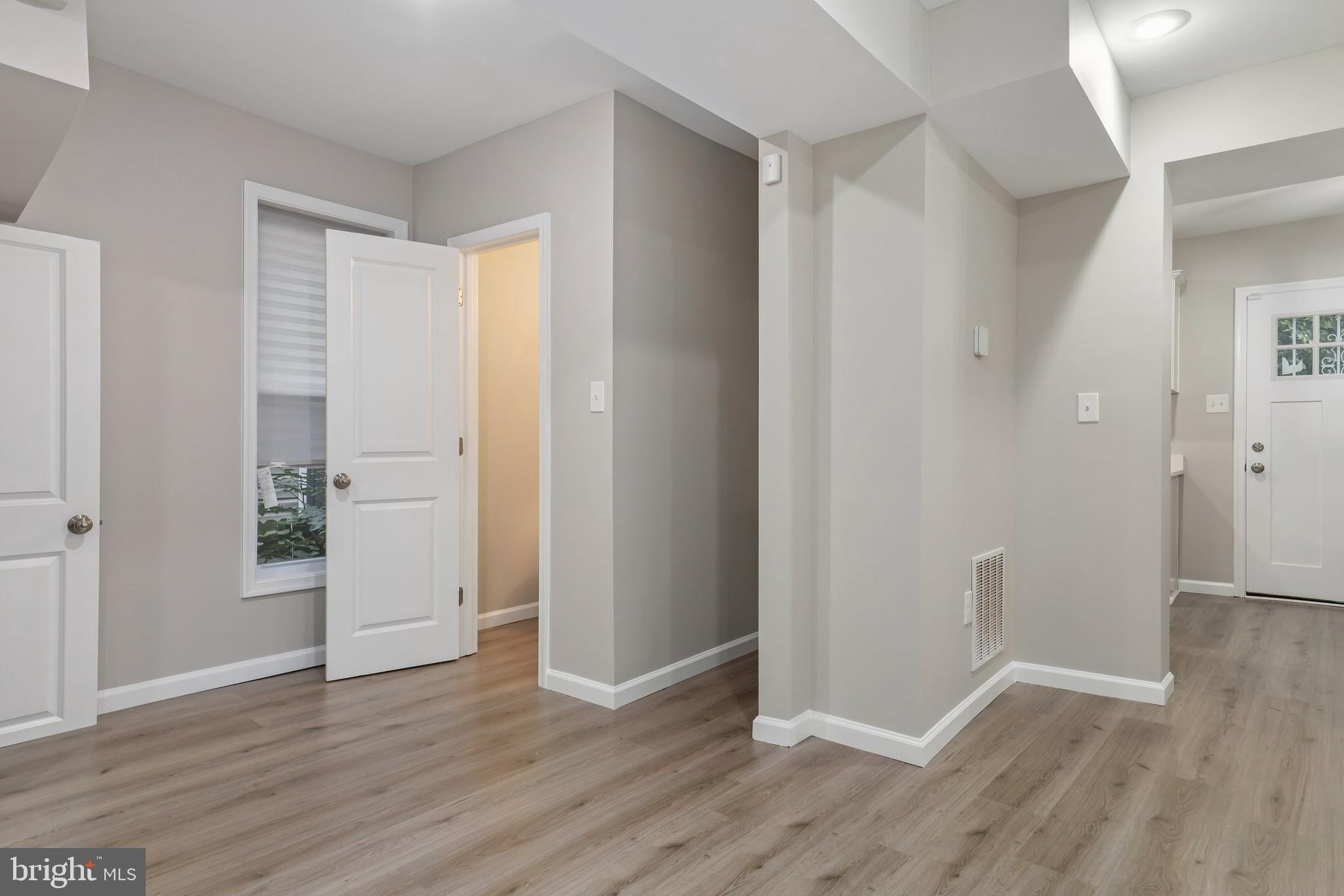 1015 48th Street Northeast Washington, DC 20019 - Photo 6 of 34