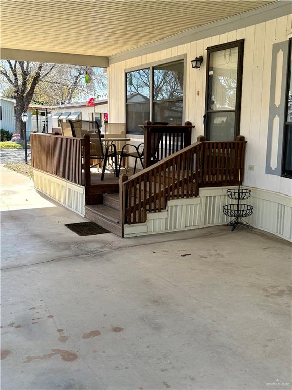 206 Hub Drive Mission, TX 78574 - Photo 2 of 20 Covered deck