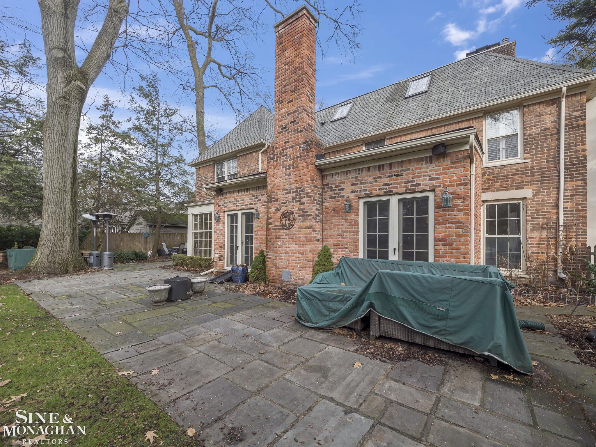 277 Cloverly Road Grosse Pointe, MI 48236 - Photo 34 of 46 Large Blue Stone Patio
