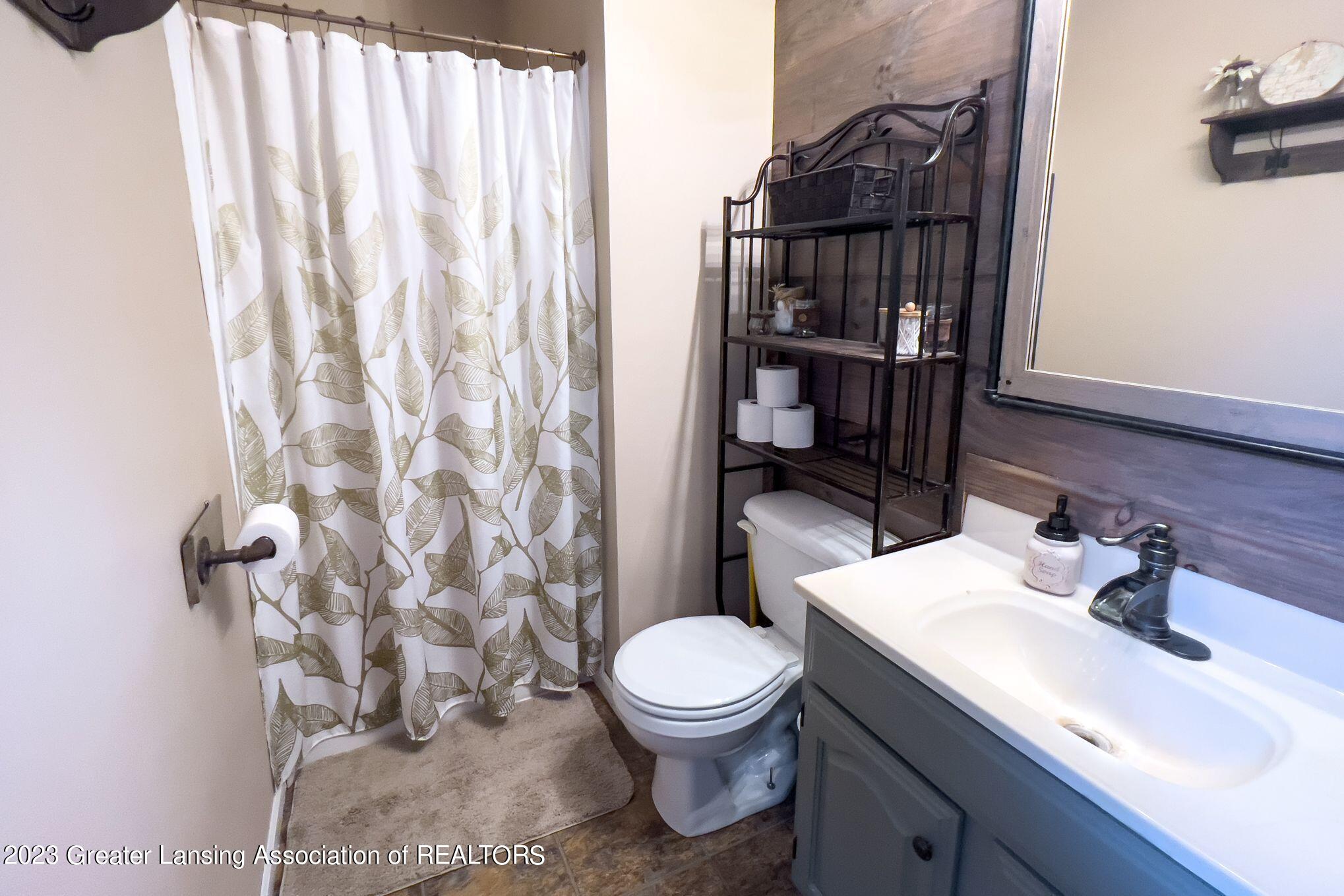 5190 Houston Road Eaton Rapids, MI 48827 - Photo 13 of 33 Primary Bathroom