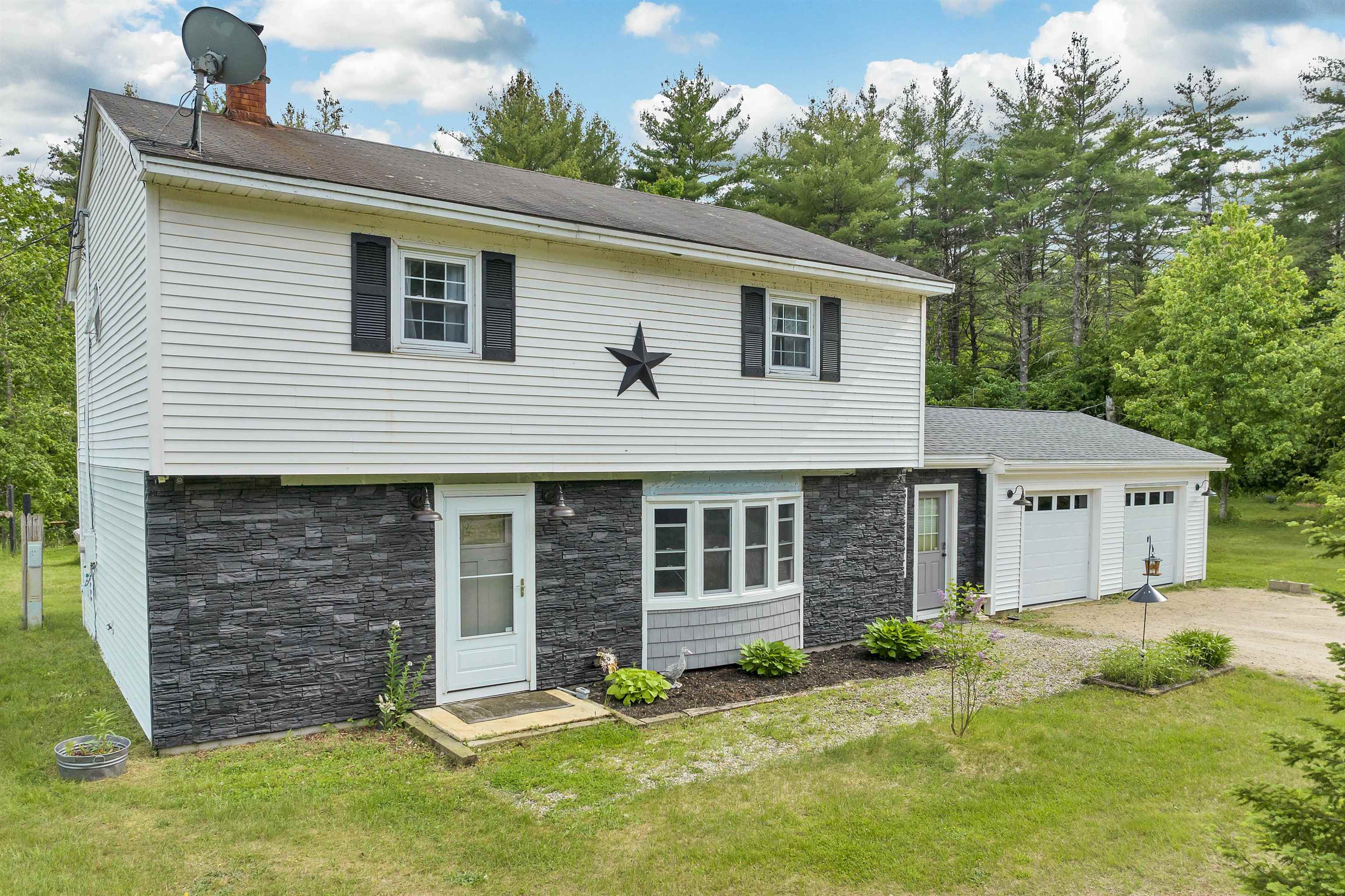 11 Gray Fox Road Effingham, NH 03882 - Photo 1 of 25 Gallery Image 1