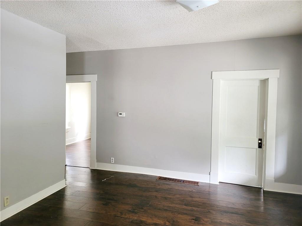 17 4th St Circle Pittsburg, KS 66762 - Photo 2 of 10