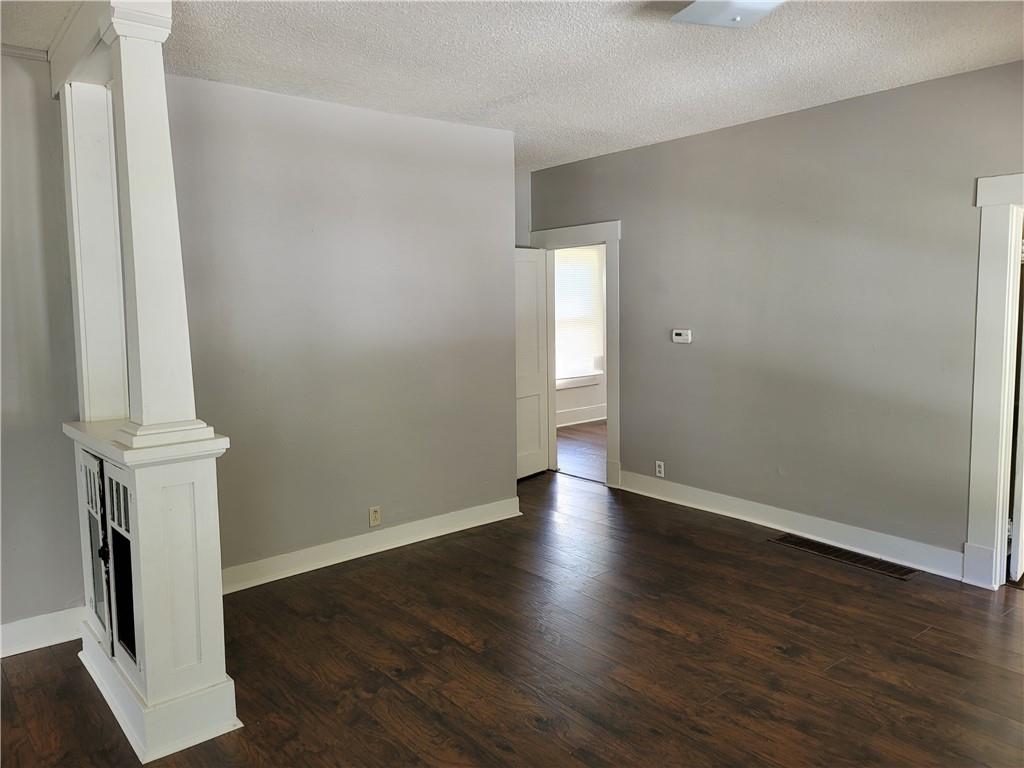 17 4th St Circle Pittsburg, KS 66762 - Photo 4 of 10