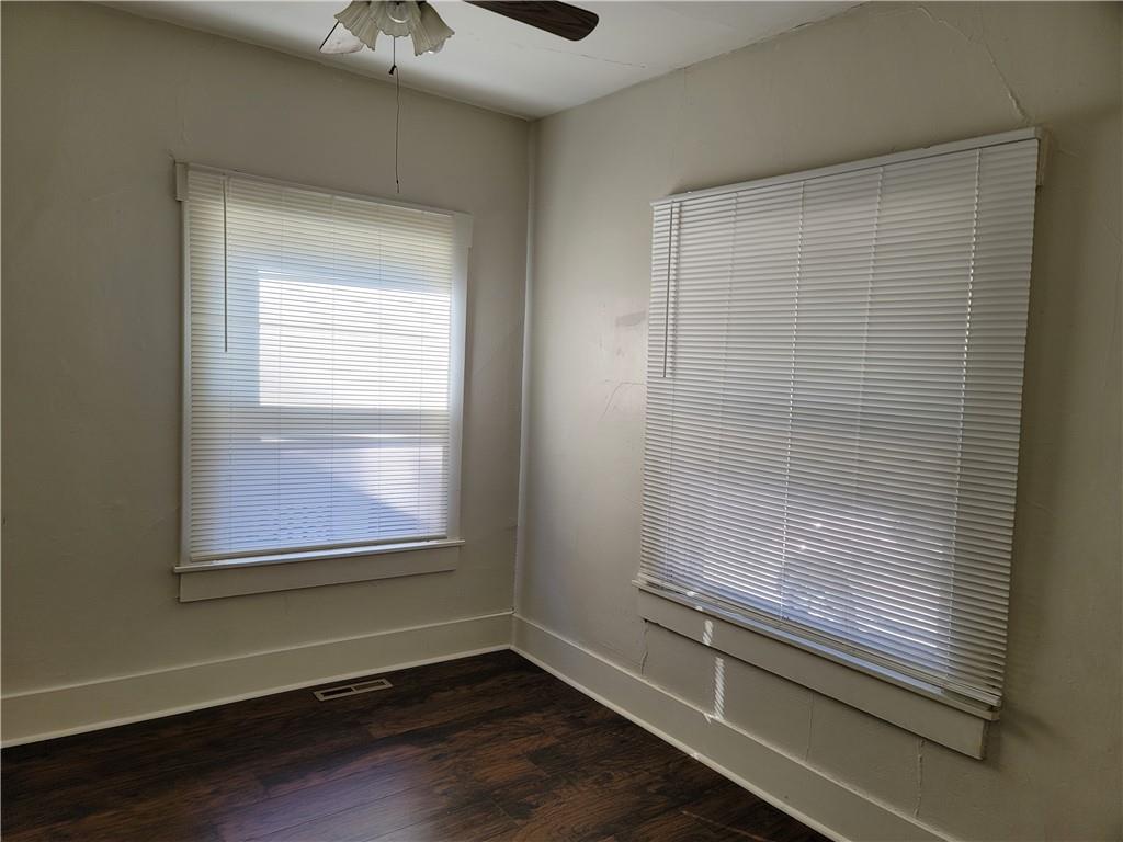 17 4th St Circle Pittsburg, KS 66762 - Photo 5 of 10