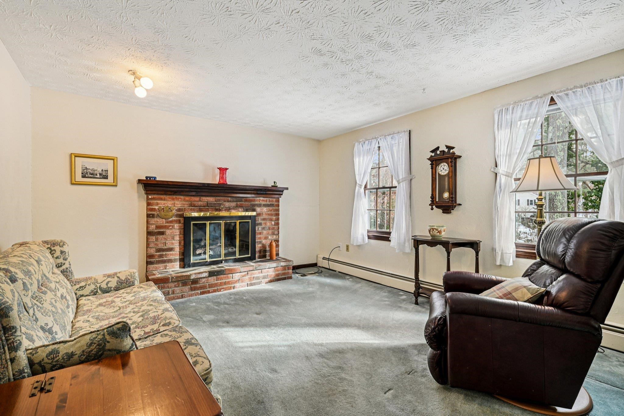 19 Sirod Road Windham, NH 03087 - Photo 9 of 58