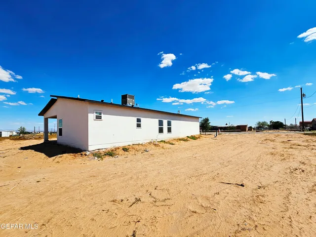 a view of a terrace space