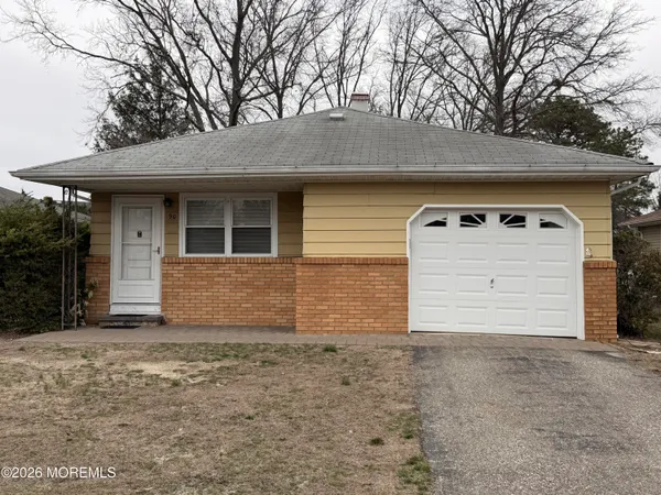 $2,400 | 90 Barbados Drive South, Toms River, NJ 08757