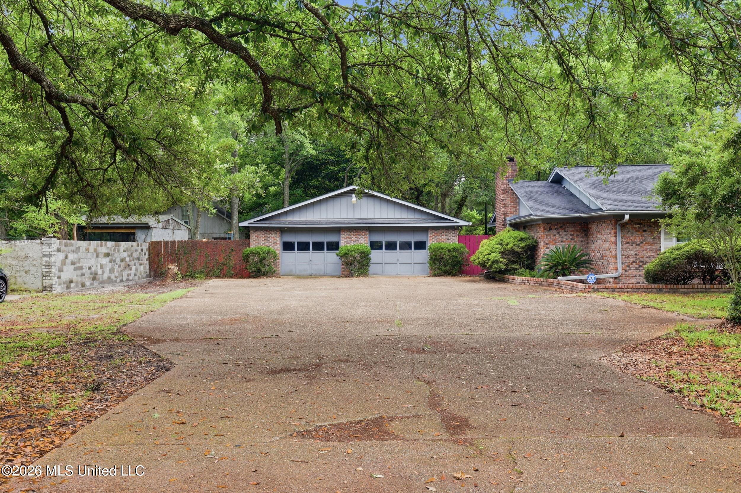 1237 Main Street Ocean Springs, MS 39564 - Photo 5 of 62 7_r6__8097