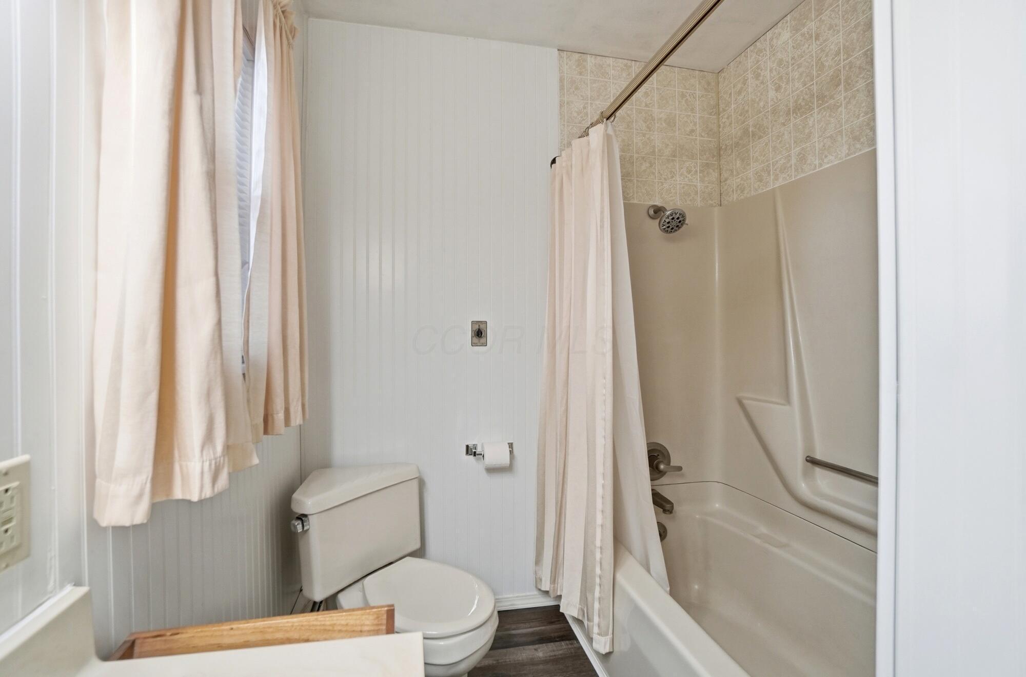 6585 Ottawa Road Lima, OH 45807 - Photo 16 of 50 Full Bath