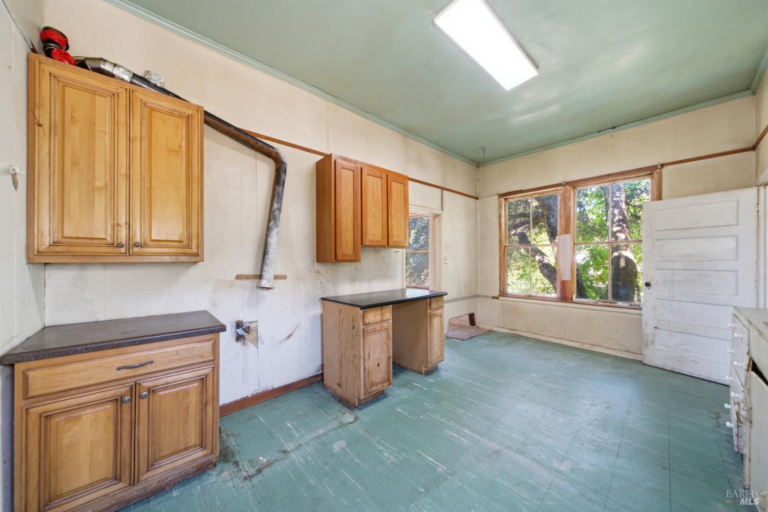 4570 Petaluma Hill Road Santa Rosa, CA 95404 - Photo 14 of 40