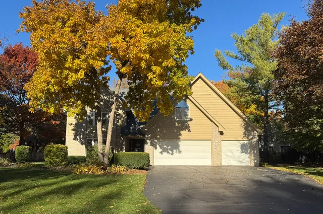 $620,000 | 1627 Sauk Drive, Batavia, IL 60510