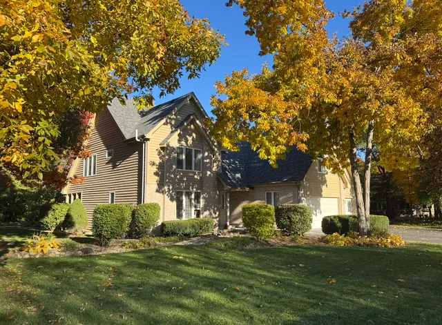 $620,000 | 1627 Sauk Drive, Batavia, IL 60510
