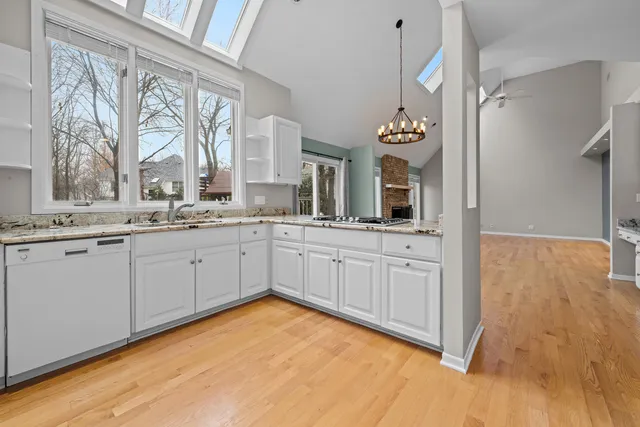 $620,000 | 1627 Sauk Drive, Batavia, IL 60510