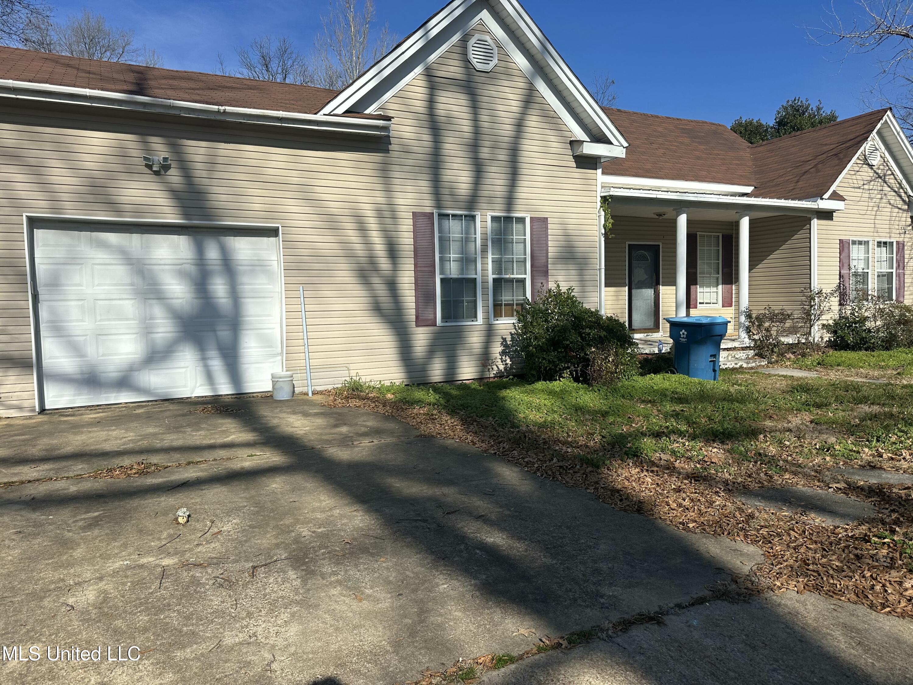 321 Maple Street Marks, MS 38646 - Photo 1 of 16 tempImage61NQ9e