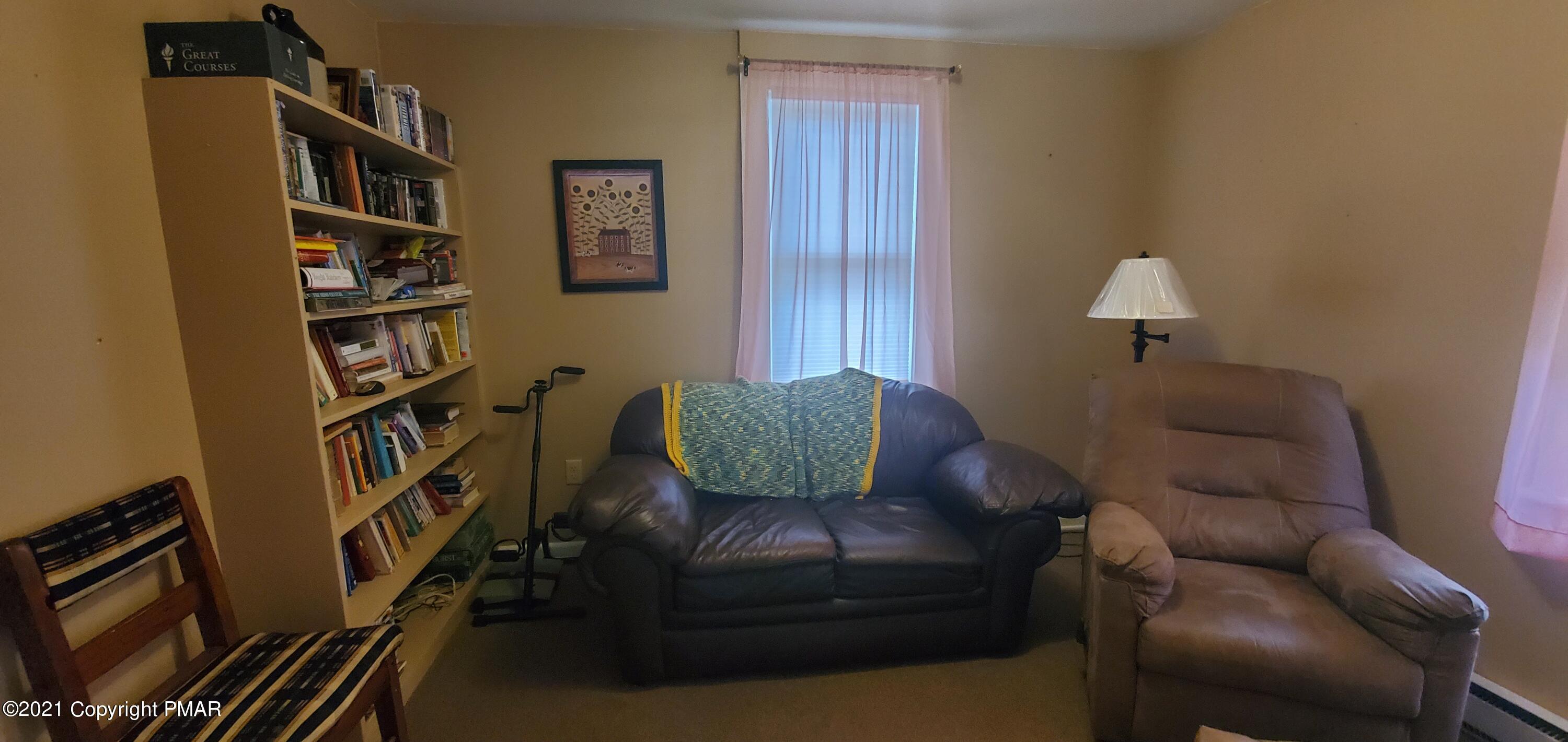 144 Merwinsburg Road Effort, PA 18330 - Photo 20 of 51 a living room with furniture