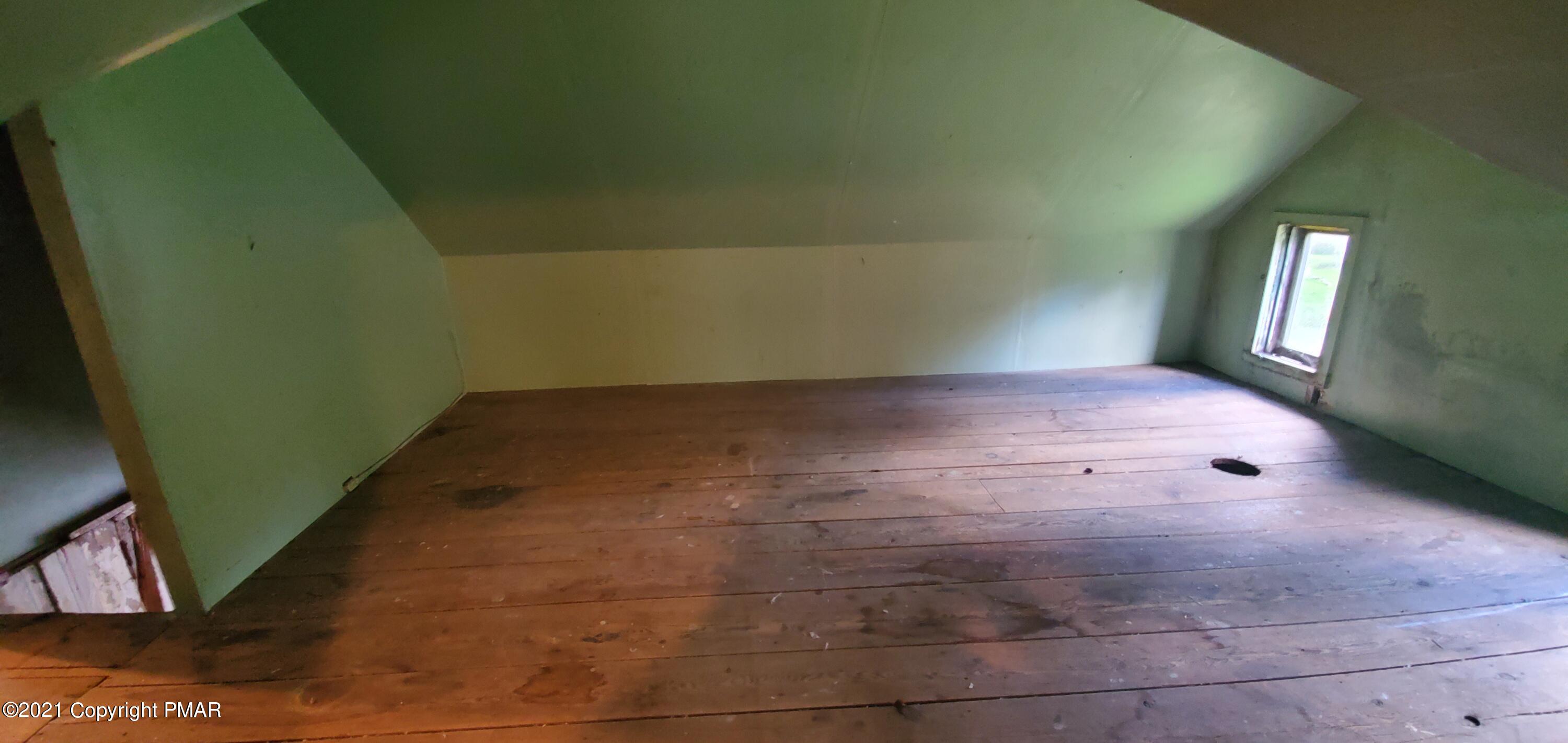 144 Merwinsburg Road Effort, PA 18330 - Photo 38 of 51 a view of an empty room