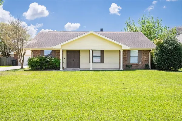 $2,200 | 1317 Waverly Street, Lake Charles, LA 70605