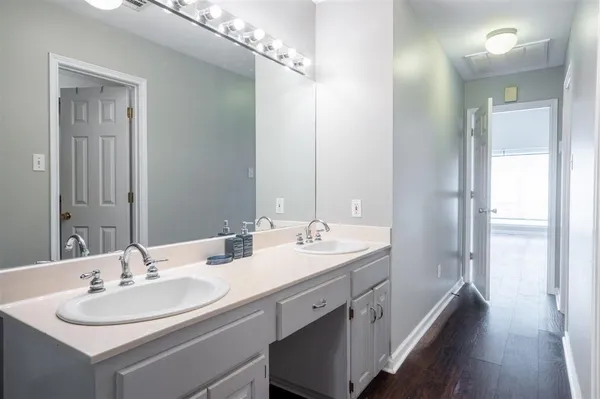 $2,200 | 1317 Waverly Street, Lake Charles, LA 70605